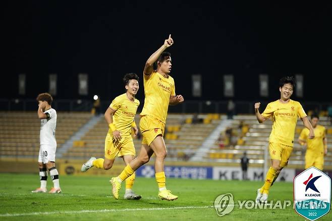 골 세리머니하는 광주의 산드로 [한국프로축구연맹 제공. 재판매 및 DB금지]