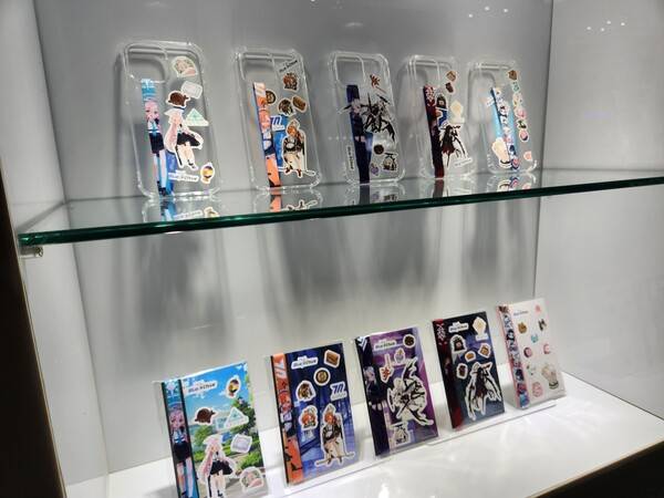 - 휴대폰 케이스와 수첩