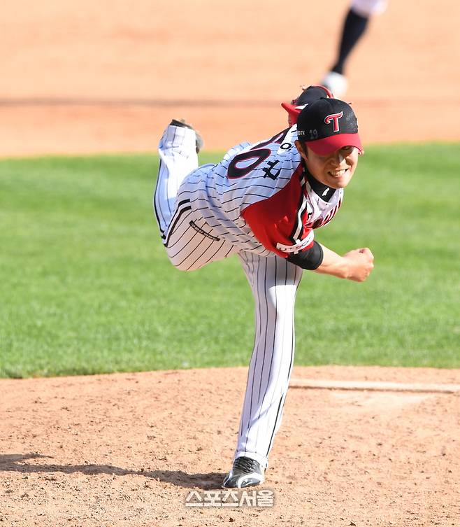 LG 트윈스 이상규가 2020년 5월 24일 잠실 KT전에서 투구하고 있다. 잠실 | 스포츠서울DB
