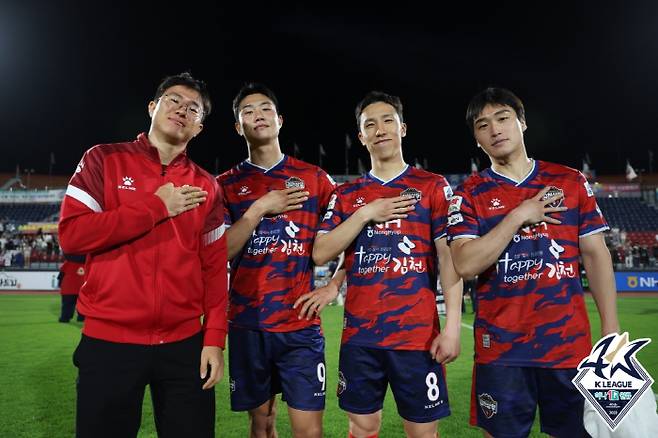 왼쪽부터 권창훈-김지현-이영재-강윤성. 사진제공=한국프로축구연맹