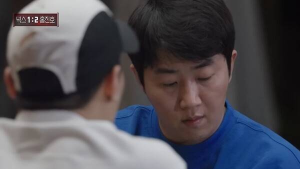 팀원들을 위해 자진해서 데스매치에 지원한 홍진호(오른쪽). (사진=엠뚜루마뚜루 유튜브 영상 갈무리)
