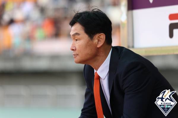 최용수 강원FC 감독. 사진=프로축구연맹