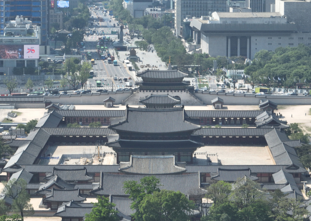 서울 경복궁 상공에서 바라본 근정전과 광화문. 연합뉴스