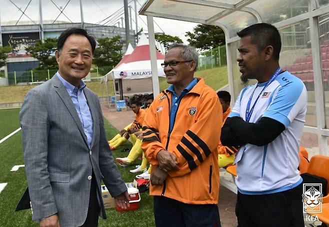 ▲ 김호곤 전 수원FC 단장이 KFA축구사랑나눔재단 신임 이사장에 선임됐다 ⓒ 축구사랑나눔재단 제공