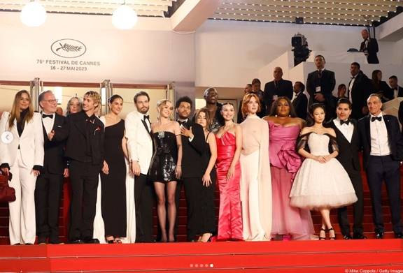 '더 아이돌' 레드카펫. 제니는 흰색 드레스를 입고 함께 했다 / 사진=칸 국제영화제