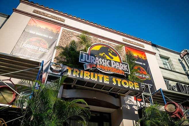 쥬라기공원 트리뷰트 스토어/사진=트위터 @OrlandoInformer