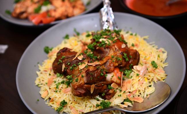 중동 지역의 무슬림 음식점 ‘페트라’의 케밥.