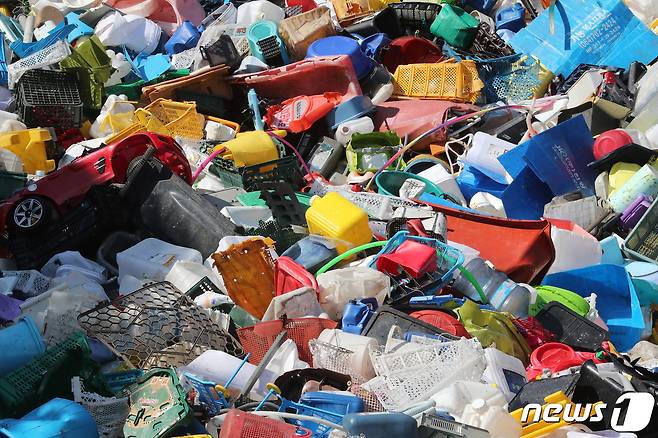 쌓여있는 플라스틱 폐기물(뉴스1DB) ⓒ News1