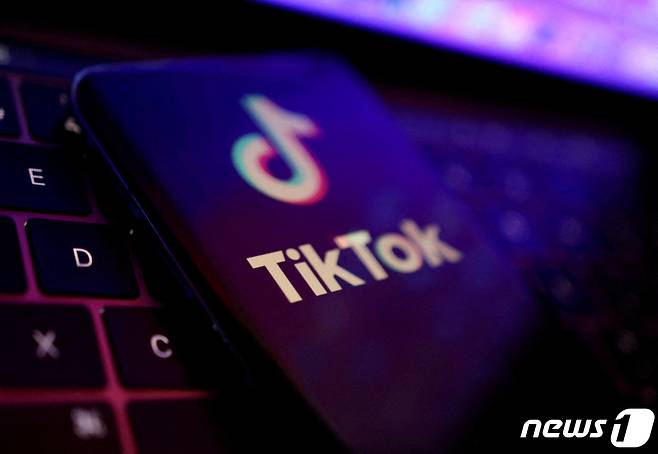중국의 동영상 공유 어플 틱톡 일러스트레이션. ⓒ 로이터=뉴스1