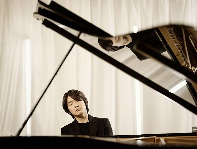 Pianist Cho Seong-jin (Credia)