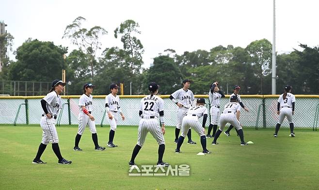 일본 여자야구 대표팀이 대한민국과 경기를 앞두고 훈련하고 있다. 람틴(홍콩) | 황혜정기자. et16@sportsseoul.com