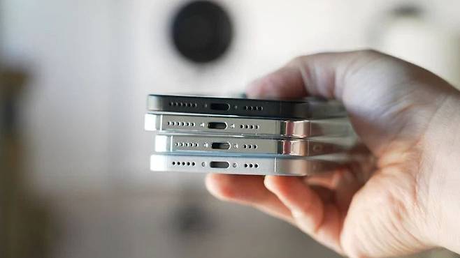 "아이폰15 이렇게 나온다고?" USB-C·둥그런 모