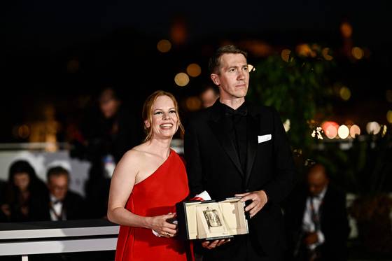 27일(현지시간) 진행 된 제76회 칸국제영화제 폐막식에서 아키 카우리스마키 감독의 핀란드 영화 '폴른 리브즈'('Fallen Leaves')가 심사위원상을 받았다. 〈사진=AFP·연합뉴스〉