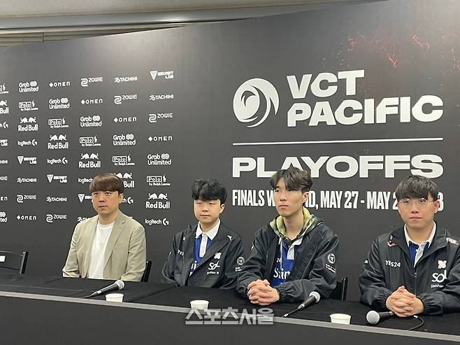 DRX 편선호 감독(왼쪽부터), ‘스텍스’ 김구택, ‘알비’ 구상민, ‘버즈’ 유병철. 김지윤기자=merry0619@sportsseoul.com