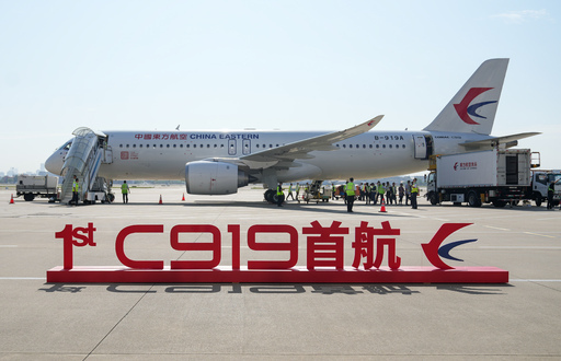 중국이 처음 자체 생산한 여객기 C919. 신화연합뉴스