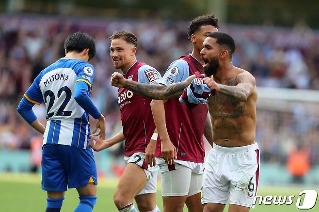 유로파리그 진출권을 따낸 애스턴 빌라 선수들. ⓒ AFP=뉴스1