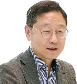 신수정 KT 부사장 겸엔터프라이즈 부문장서울대 공학박사, 현 한국메타버스산업협회장, 전 SK인포섹 대표이사