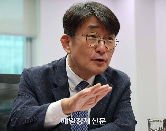 민주당 초저출생 인구위기대책위 간사를 맡고 있는 최종윤 의원이 지난 23일 국회 의원회관에서 매일경제신문과 인터뷰를 하고 있다. [한주형기자]