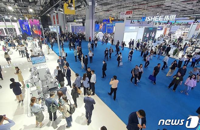 14일 중국 상해 국가회전중심(국제컨벤션센터)에서는 의료기기 전시회 '2023 CMEF'가 열렸다. ⓒ 뉴스1 최서윤 기자