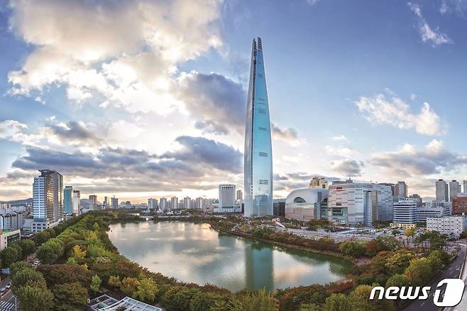 롯데월드타워 전경(롯데지주 제공)