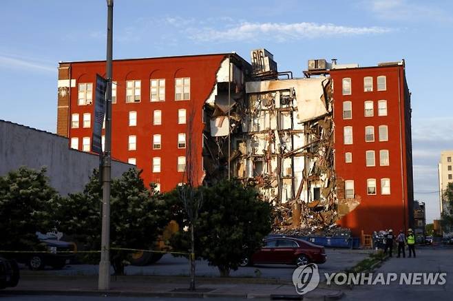 미국 아이오와주 아파트 건물 일부 붕괴 / 연합뉴스