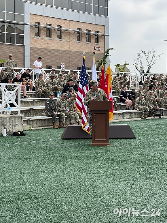 30일 윌러드 M. 벌러슨 미8군 사령관이 제46회 한미 친선 주간 개막식에서 축사를 하고 있다. [사진=김진주 기자]