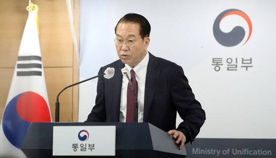 권영세 통일부 장관이 지난 4월 11일 오전 서울 종로구 세종대로 정부서울청사에서 남북 통신선 및 개성공단 무단가동 관련 성명 발표를 하고 있다. 뉴스1