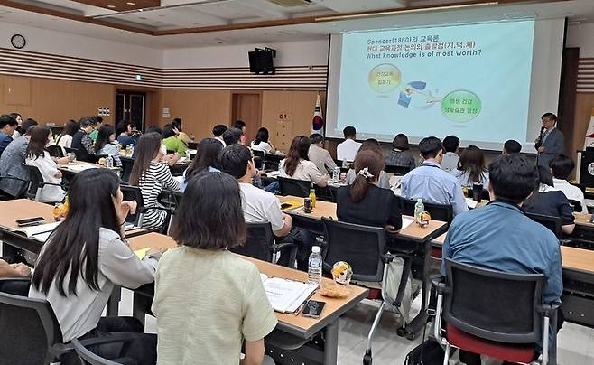 [수원=뉴시스] 건강증진학교 담당자 워크숍. (사진=경기도교육청 제공) 2023.05.30. photo@newsis.com *재판매 및 DB 금지