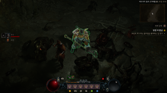 기자가 체험해 본 블리자드의 신작 ‘디아블로4’ 플레이 도중 남긴 스크린샷들.  던전 속에서 전투를 하는 장면.  디아블로4 캡처