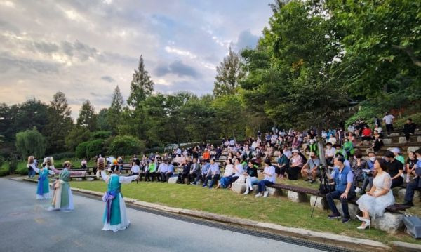 지난해 열린 1회 퓨전국악콘서트. [사진=민주평통 광주서구협의회 제공]