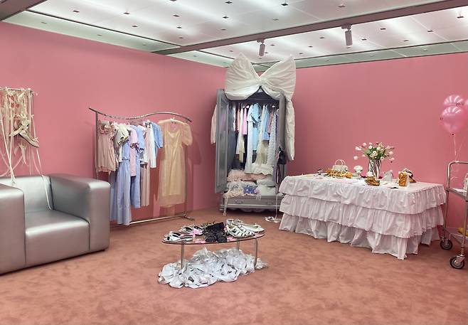 1일 패션 플랫폼 29CM가 서울 성동구 성수역 인근 플래그십 스토어 ‘이구성수’에 문을 연 오프라인 팝업 이벤트 ‘이구클로젯(29CLOSET)’ 신주희 기자