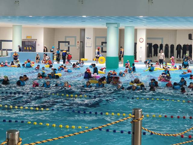 남선공원종합체육관이 인공 파도를 구현한 실내 파도풀 수영장을 6월 3일 개장한다. 사진제공=남선공원종합체육관