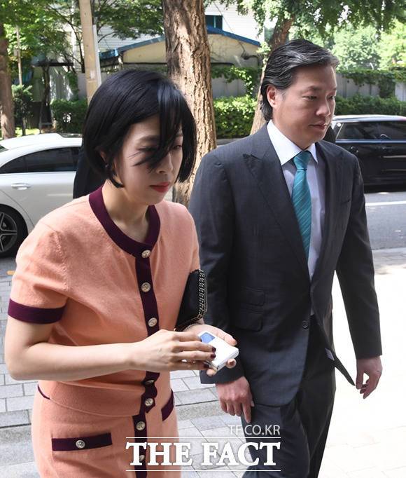 정문선 현대비앤지스틸 부사장 부부.