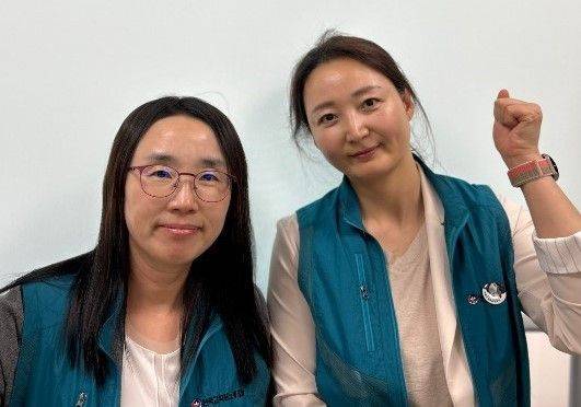 전국교직원노동조합 울산지부장 보궐선거에서 제14대 지부장에 당선된 박현옥 전 사무처장(왼쪽)과 사무처장에 당선된 정유나 전 교섭국장. 전교조 울산지부