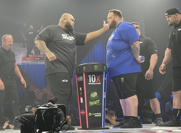 신종 스포츠로 떠오른 뺨때리기 대회. 사진=파워슬랩 공식 홈페이지