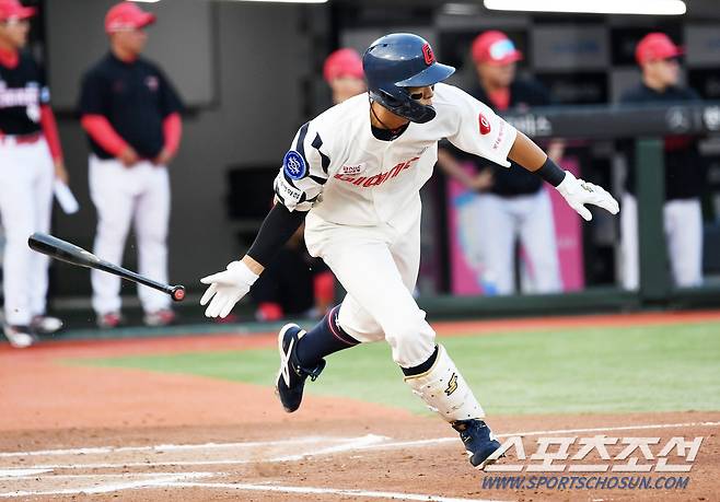 좌우 투수 가리지 않고 밀어칠 줄 아는 타격 기술.