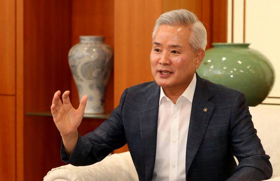 한국SGI 김인수 이사장은 “창가학회의 창가 는 ‘가치를 창조한다’는 뜻이다. 진정한 교육은 가치를 창조하는 교육이란 뜻이 담겨 있다. 불법 의 이치는 가치 창조 교육과 통한다”고 말했다. [중앙포토]