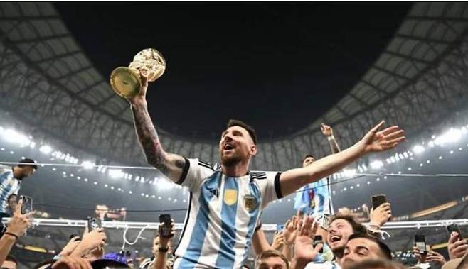 오는 15일 중국 베이징에서 열릴 리오넬 메시가 참여하는 아르헨티나와 호주 축구국가대표팀 친선 경기 입장권이 초고가로 책정돼 논란이 뜨겁다. 출처 웨이보