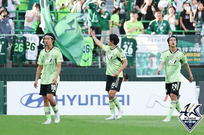 ▲ 울산 현대전에서 머리로 골을 터뜨린 전북 현대 공격수 조규성 ⓒ한국프로축구연맹