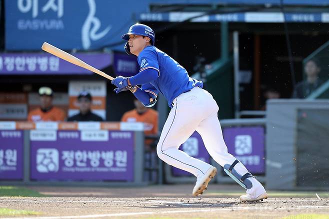 3일 한화전 2회 3루땅볼을 치는 김동진. 1루로 달리던 중 햄스트링 통증이 생겼다. 사진제공=삼성 라이온즈