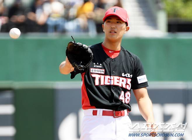 2023 KBO리그 롯데 자이언츠와 KIA 타이거즈의 경기가 4일 부산 사직구장에서 열렸다. KIA 이의리가 숨을 고르고 있다. 부산=박재만 기자pjm@sportschosun.com/2023.06.04/