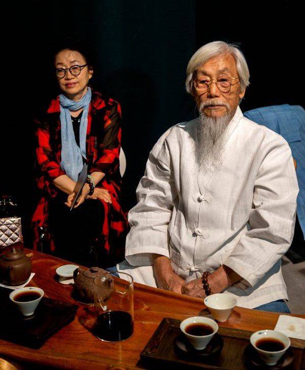 끽다의 김재남(왼쪽) 감사와 안우섭 고문. /끽다