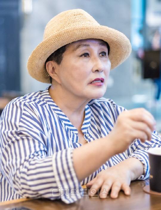 디지털타임스는 4일 전여옥 전 국회의원과 암 투병 이후의 근황 그리고 여러 정치현안들과 관련해 단독 인터뷰를 진행했다. <디지털타임스 박동욱기자 fufus@>