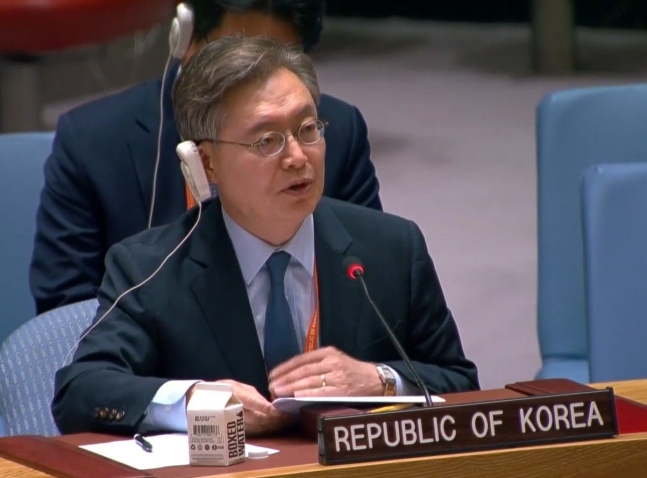 황준국 주유엔 한국대사 2일(현지 시각) 북한 비확산 문제를 논의하기 위해 열린 유엔 안전보장이사회(안보리) 공개회의에서 발언을 하고 있다.