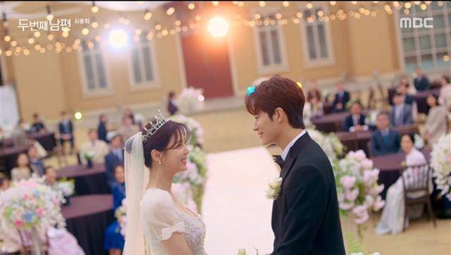 드라마에서 호흡을 맞춘 엄현경과 차서원이 결혼할 예정이다. MBC '두 번째 남편' 캡처