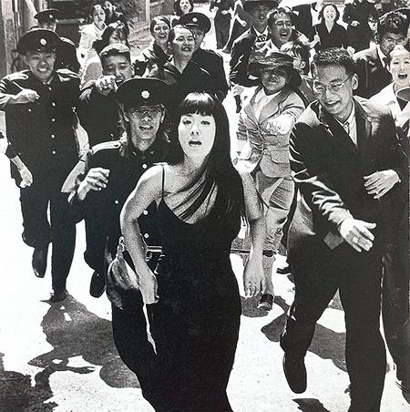 ‘다가라’를 수록한 엄정화 7집 ‘화(花)’.