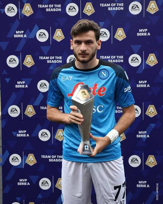 시즌 MVP를 수상한 흐비차 크바라츠헬리아 ⓒ세리에A SNS