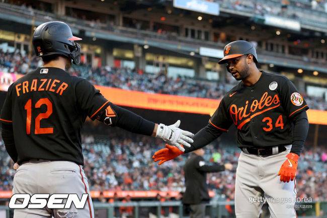 [사진] 볼티모어 애런 힉스(오른쪽). ⓒGettyimages(무단전재 및 재배포 금지)