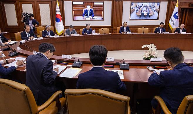 추경호 경제부총리 겸 기획재정부 장관이 5일 오후 서울 종로구 정부서울청사에서 열린 서비스 산업 발전 TF 전체 회의에 참석해 발언하고 있다.(사진=연합뉴스)