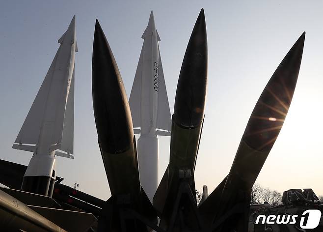 17일 서울 용산구 전쟁기념관에 전시된 미사일 모형. 2023.2.17/뉴스1 ⓒ News1 김진환 기자